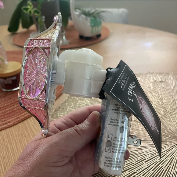 ✨ NWT Bath & Body Works Pink Fiber Optic Twinkle Wallflower Nightlight Plug ✨ - Picture 4 of 7